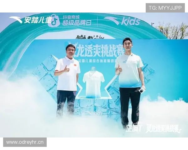 武大靖家冰箱里冻着的不是冰块，是他每天掐秒表吃剩的饭